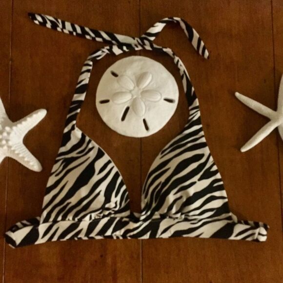 🛍Victoria’s Secret swimsuit top size small - Picture 1 of 4